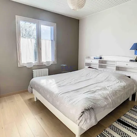Holiday home Maison Familiale Avec Piscine 800 M De Luzeronde