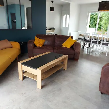 Maison Familiale Avec Piscine 800 M De Luzeronde *