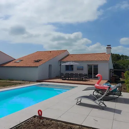 Hébergement de vacances Maison Familiale Avec Piscine 800 M De Luzeronde