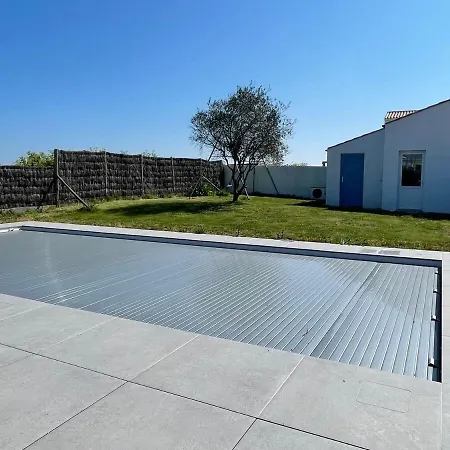 Maison Familiale Avec Piscine 800 M De Luzeronde Hébergement de vacances *