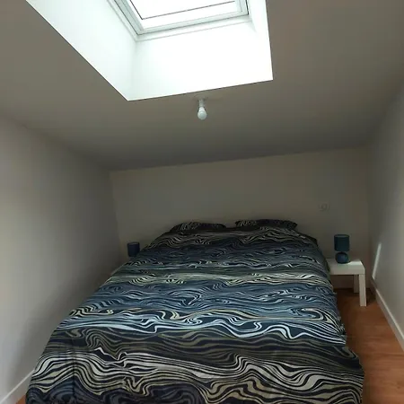 Maison Familiale Avec Piscine 800 M De Luzeronde 펜션 *